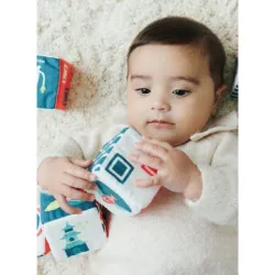 Set cubos sonajero Blandit Miniland – Juguete sensorial bebé